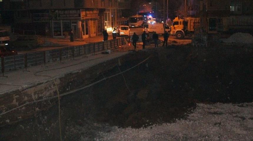 Toprak Kayması Sonucu, Doğalgaz Borusu Patladı