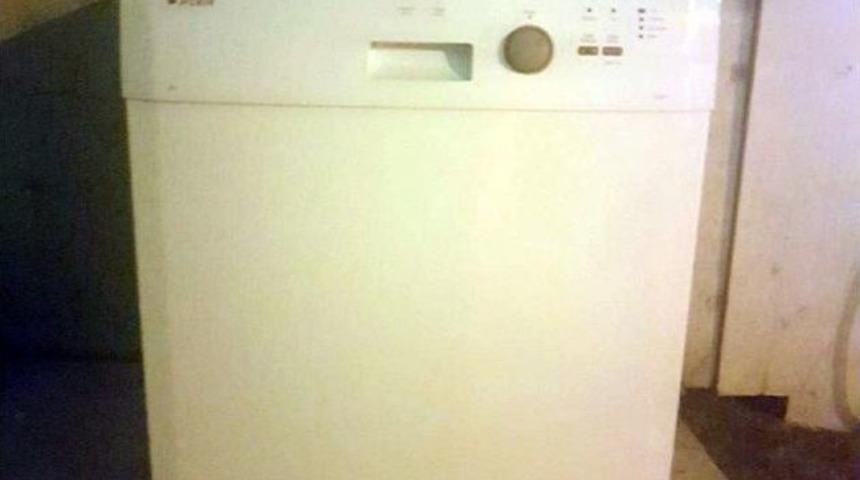 &Ccedil;aldıkları Malzemeleri İnternette Sattılar