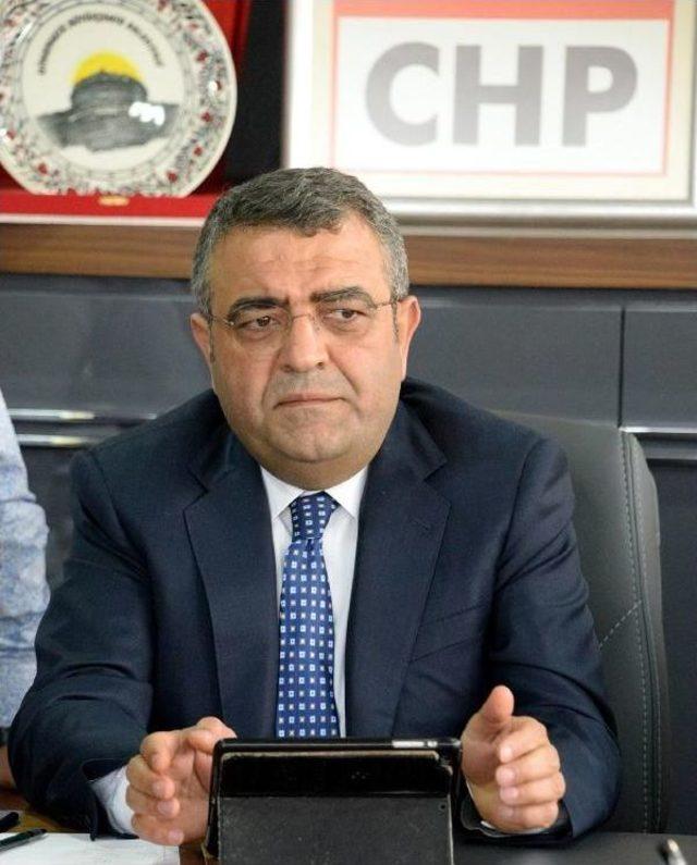 Chp'li Özel : Sandığa Gitmemek 'evet' Oyu Atmak Demektir