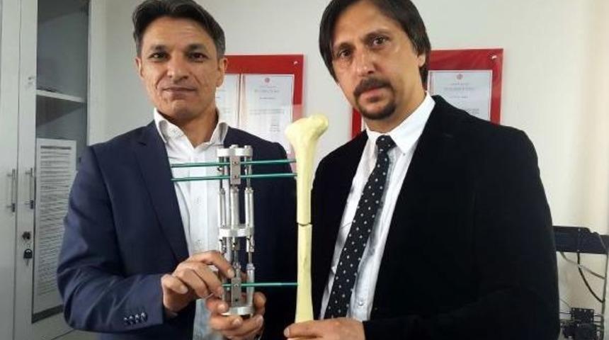 Kemik Eğriliğini D&uuml;zelten &Ccedil;alışma Fuarda &Ouml;d&uuml;l Aldı