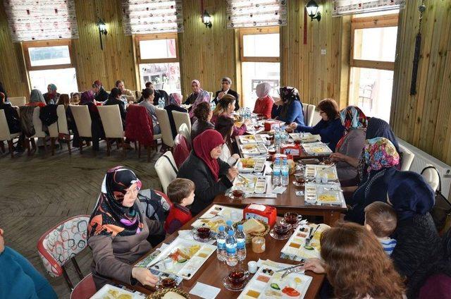 Başkan Yardımcısı Avcıoğlu Tekke Mahallelilerin Taleplerini Dinledi