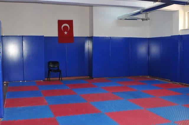 Bozüyük Belediyesinden Çocuklara Güvenli Spor Alanları