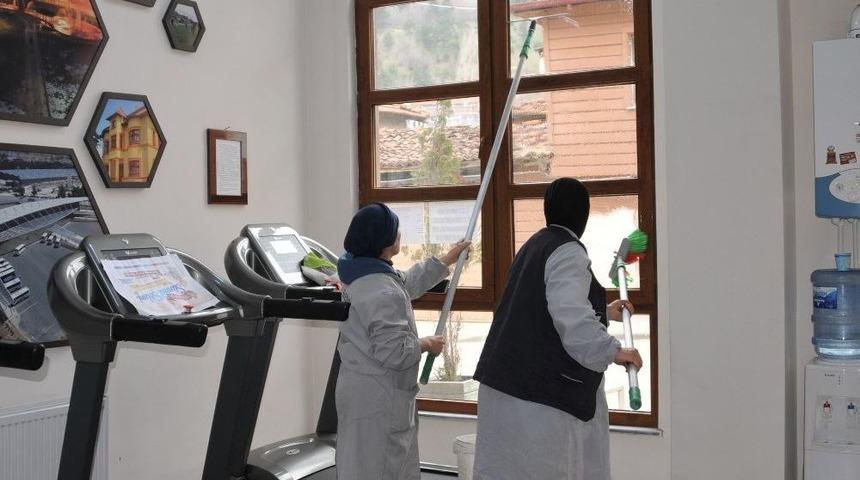 Boz&uuml;y&uuml;k&rsquo;te Bahar Temizliği