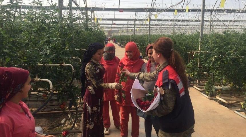 Jandarmadan Kırsaldaki Kadınlara G&uuml;l