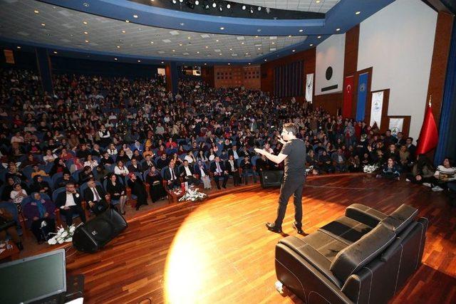 Pamukkale Belediyesi Kadınlar Gününde Şehit Annelerini Unutmadı