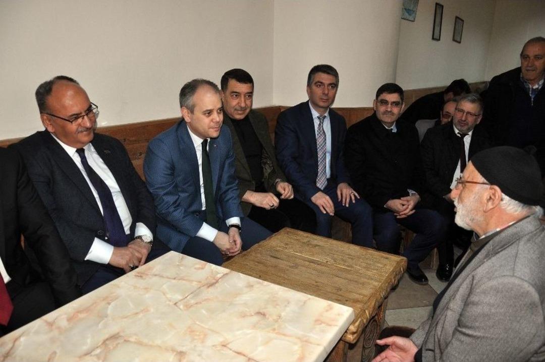 Bakanı Kılı&ccedil;&rsquo;tan Esnafa "amat&ouml;r Sporculara Destek Olun" &Ccedil;ağrısı