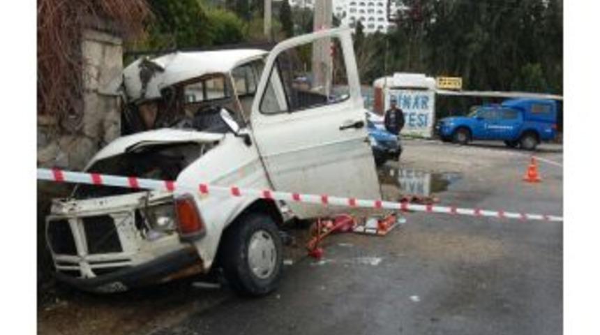Bodrum&rsquo;da Trafik Kazası; 2 &Ouml;l&uuml;