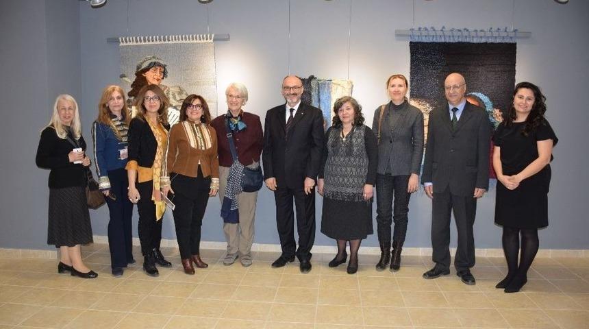 Kadınlara Armağan: “yüzler Suretler Lif Sanatı Sergisi”