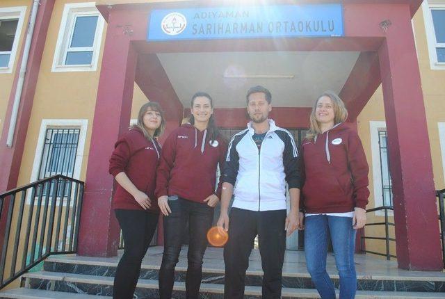 Milli Yıldız Tuğba Palazoğlu, Genç Basketbolcuların Yüzünü Güldürdü