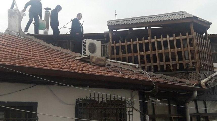 Zenger Konağı&rsquo;nın Kamulaştırılma Kararına Tepki G&ouml;steren Zeki Zenger, Kendini Yakmak İstedi