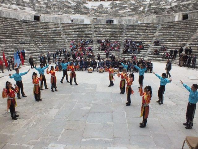 Atatürk’ün Aspendos Antik Tiyatrosu’ Na Gelişinin 87. Yılı Kutlandı