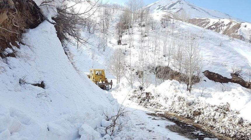 Bingöl’de Çığ Düşmesine Karşı Karla Mücadele
