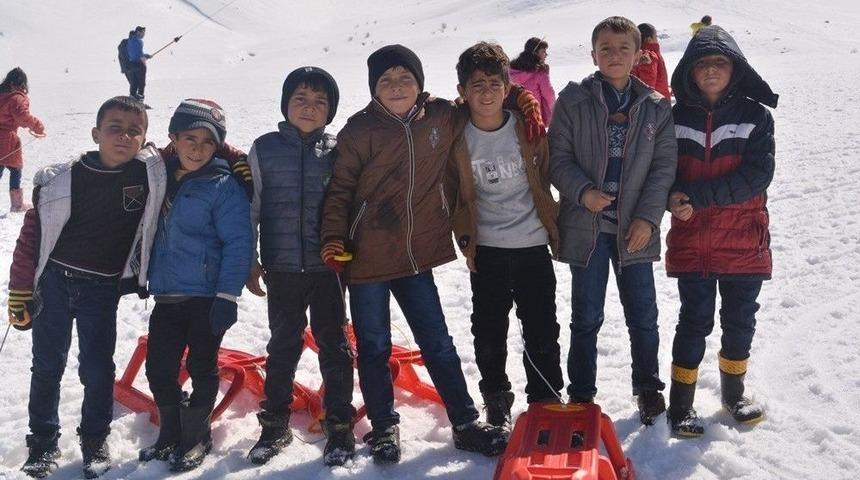 İpekyolu Belediyesinden Kayak Etkinliği