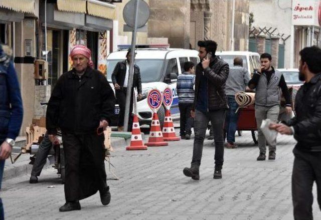 Konya'da Polis Sığınmacıların Oturduğu Mahallede Arama Yaptı