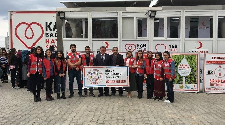 Bilecik Şeyh Edebali &Uuml;niversitesinde 3 G&uuml;nde 632 &Uuml;nite Kan Toplandı