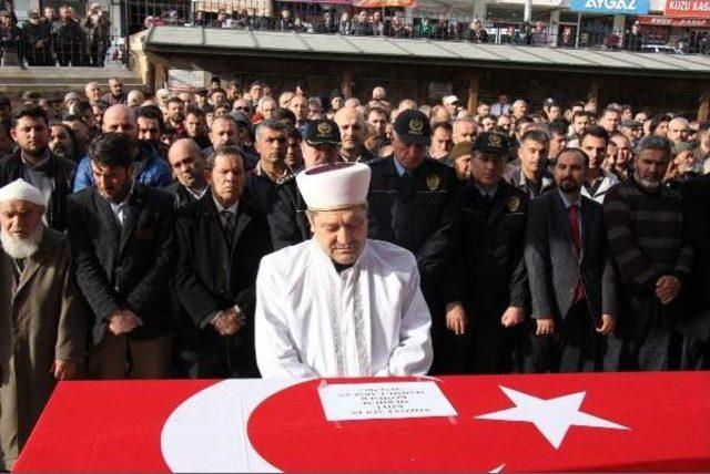 Görevde Kalp Krizinden Ölen Komiser Arslan, Toprağa Verildi