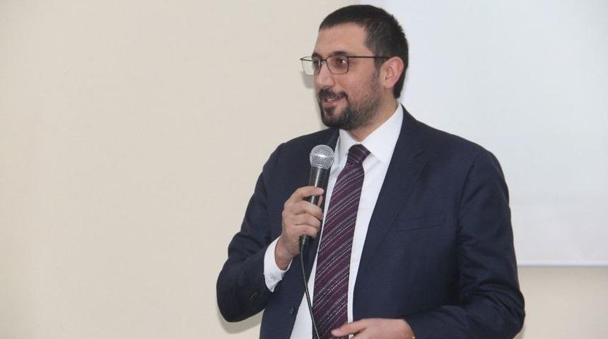 Cumhurbaşkanı Başdanışmanı Mustafa Akış: