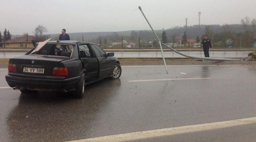Yağmur Kazayı Beraberinde Getirdi: 2 Yaralı
