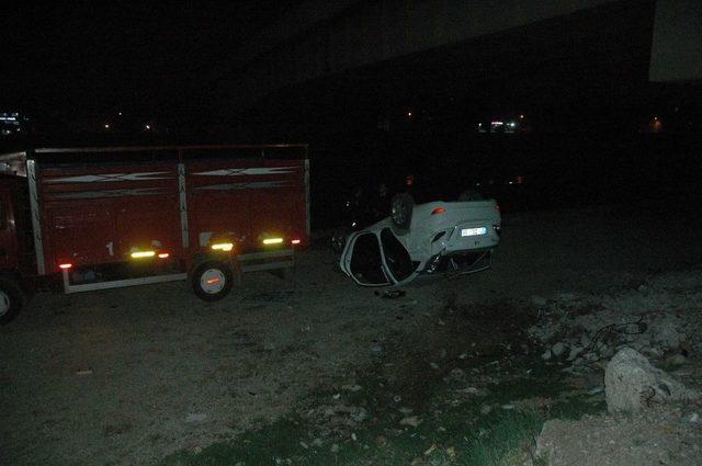 Trafik Uygulamasından Kaçan Otomobil Takla Attı