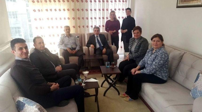 Kaymakam K&uuml;&ccedil;&uuml;k, İhtiya&ccedil; Sahibi Aileleri Evlerinde Ziyaret Etti