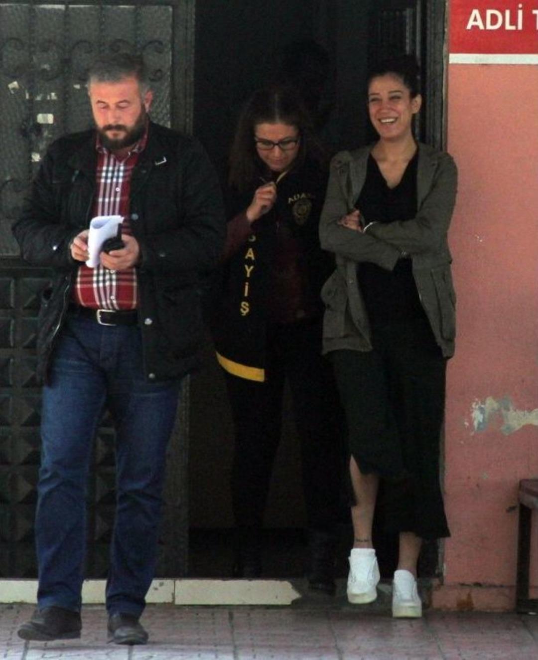 Fuhuştan Yakalanan Hamile Kadın Basın Mensuplarını G&ouml;r&uuml;nce Şok Oldu