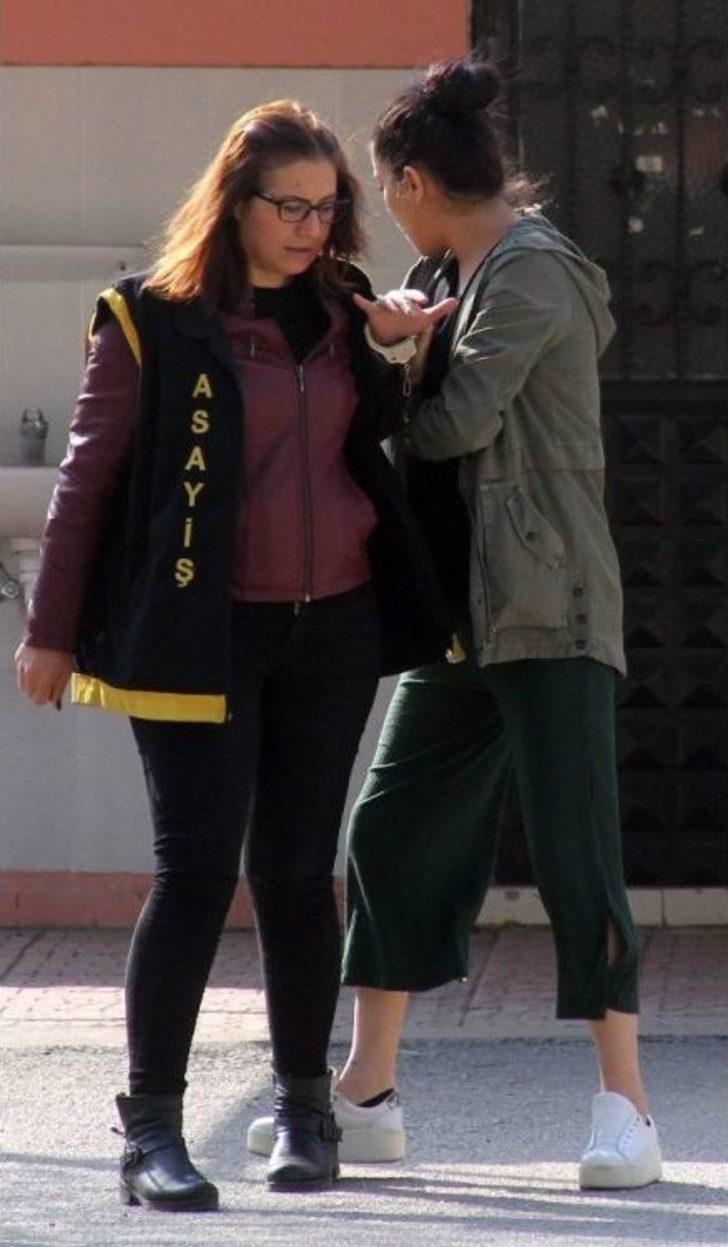 Fuhuştan Yakalanan Hamile Kadın Basın Mensuplarını Görünce Şok Oldu G2