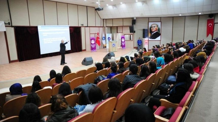 Yy&uuml;&rsquo;de &ldquo;iletişimle Kazandıklarımız, Kaybettiklerimiz&rdquo; Konferansı