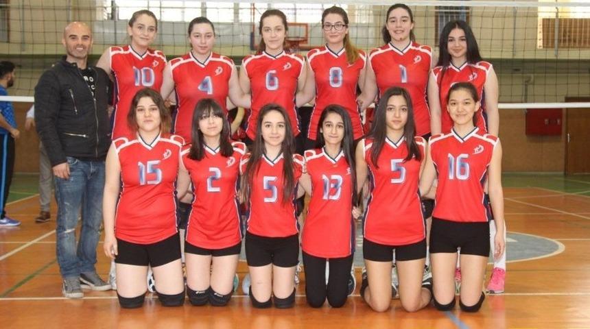 Voleybolda Okulların Şampiyonu Kadriye Moroğlu Anadolu Lisesi Oldu