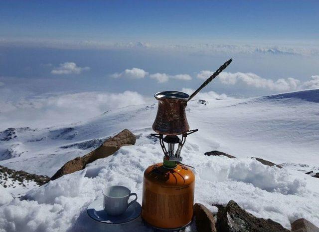 Tek Başına Süphan Dağına Tırmandı