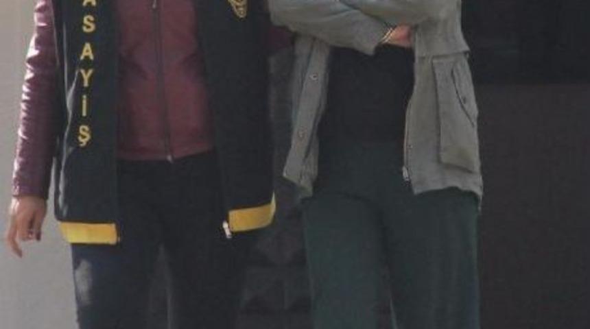 Fuhuş Yaptırdığı Iddiası Ile Yakalanınca Sinir Krizi Ge&ccedil;irdi