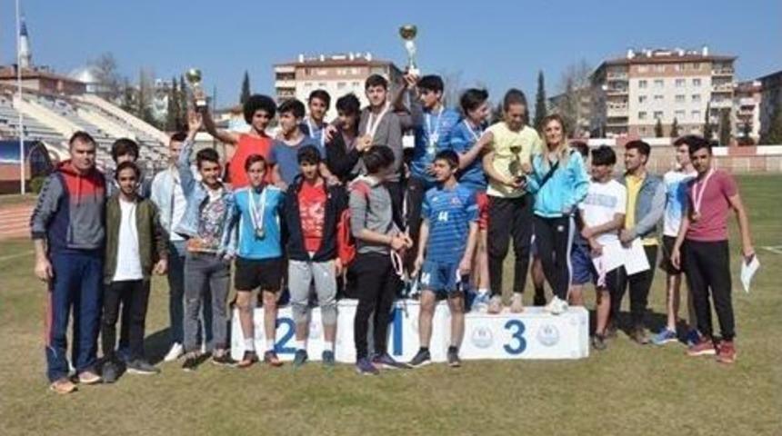 Okullar Arası Puanlı Atletizm Yarışmaları Sona Erdi