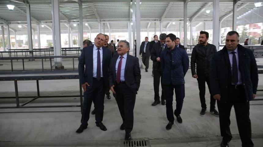 Başkan B&uuml;y&uuml;kkılı&ccedil; G&ouml;kkent Pazar Yeri Ve Sosyal Tesislerinde İncelemede Bulundu