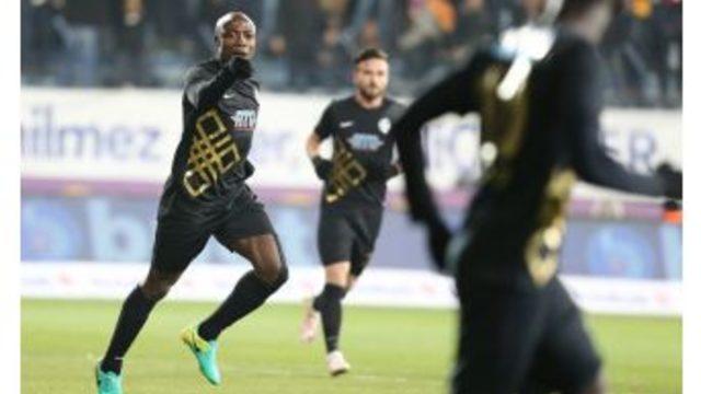 Webo, Bursaspor’u Seviyor