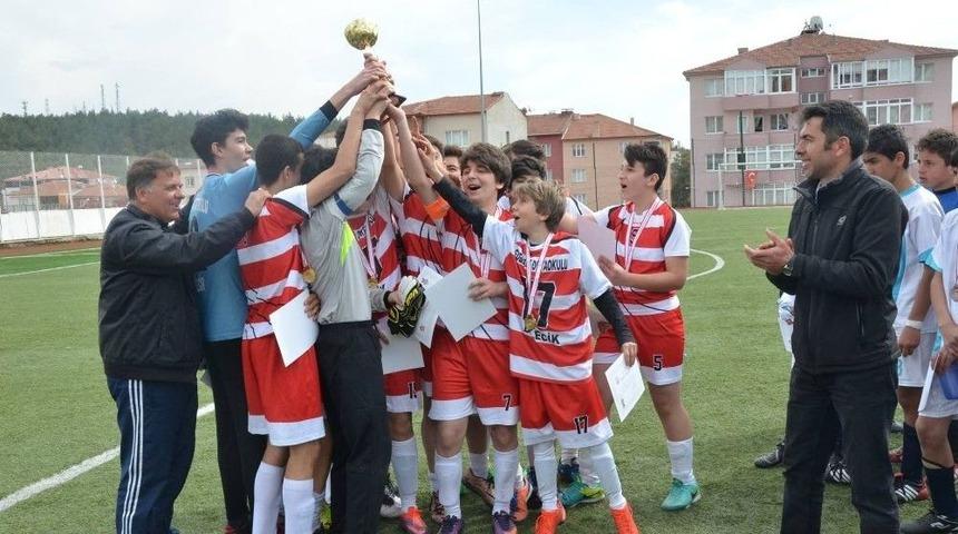 Okul Sporları Futbol M&uuml;sabakaları Sona Erdi