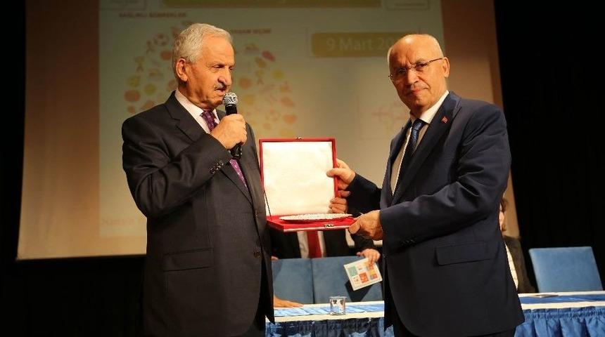 Yenimahalle&rsquo;de &ldquo;b&ouml;brek Hastalıkları Ve Obezite&rdquo; Semineri D&uuml;zenlendi