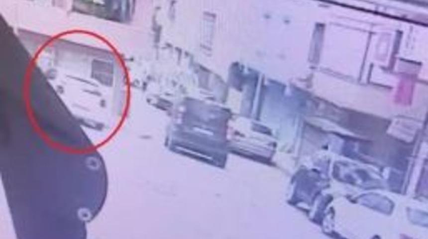 (&ouml;zel Haber) Direksiyonu Kilitlenen Ara&ccedil; Eve B&ouml;yle &Ccedil;arptı