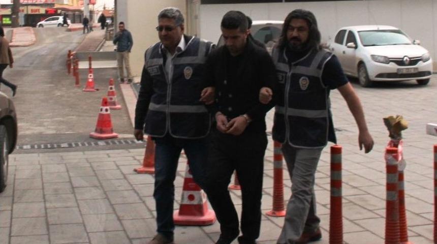 Atm&rsquo;den Para &Ccedil;ekerken Bı&ccedil;aklanıp Gasp Edildi