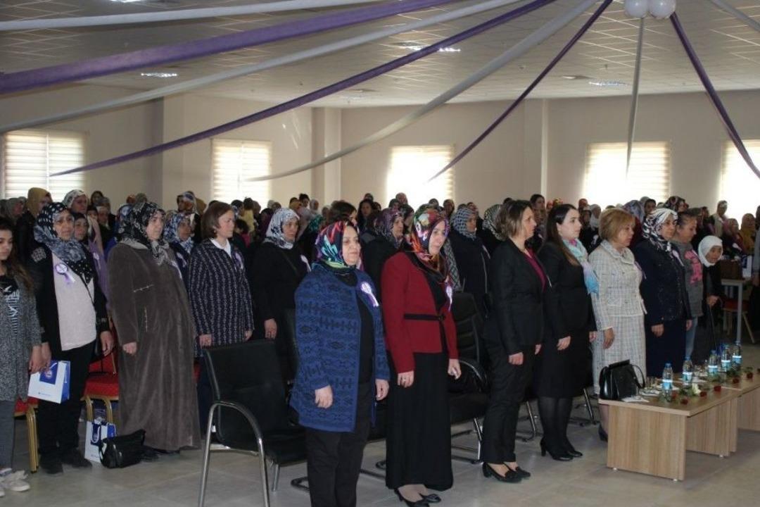 Kaymek Kadınlar G&uuml;n&uuml;&rsquo;n&uuml; İl&ccedil;elerde De Kutladı