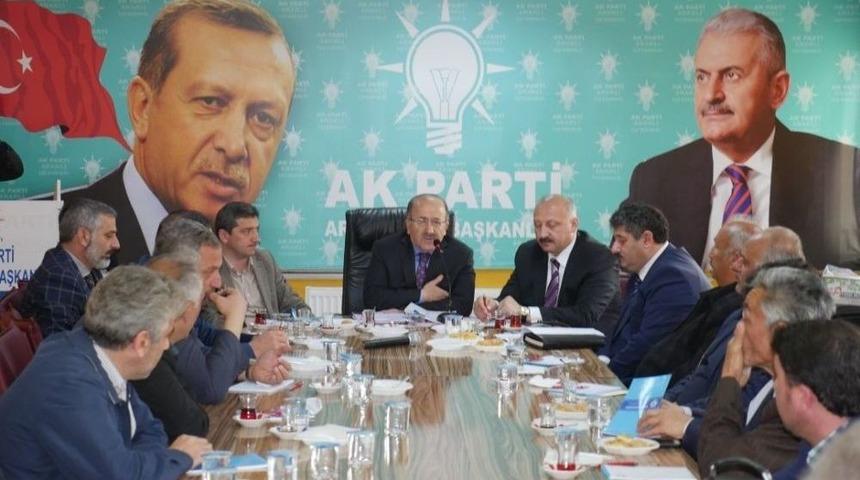 Başkan Gümrükçüoğlu Araklı’da Muhtarlarla Buluştu