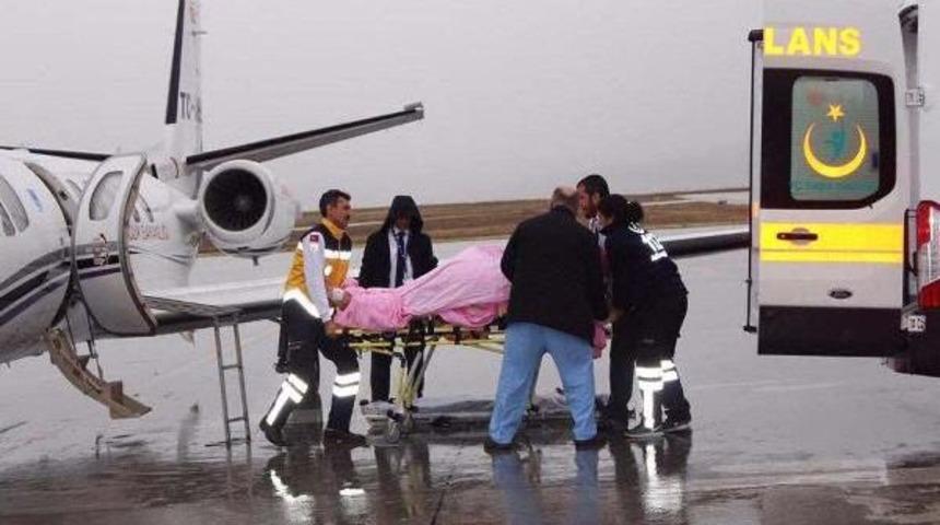 Oksijen T&uuml;p&uuml; Patlamasında Yaralanan Doktor Ankara'ya Sevkedildi