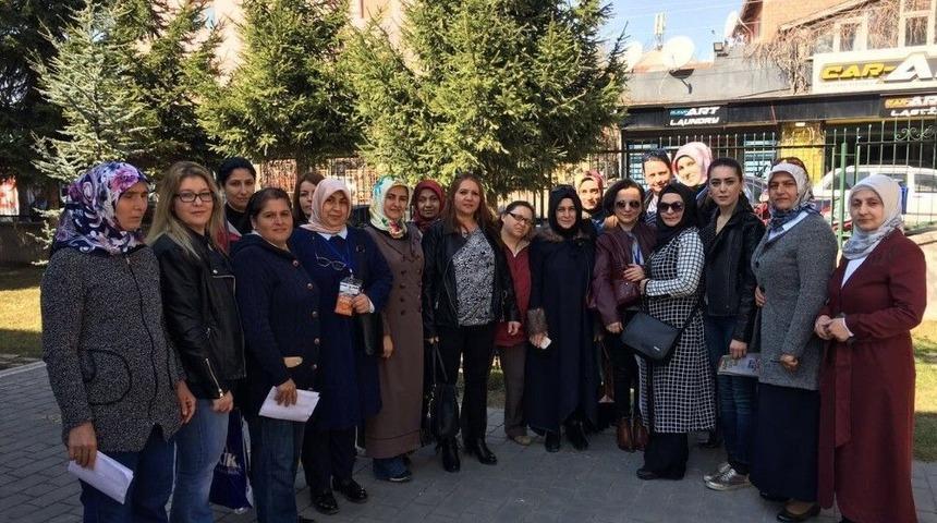 Ak Parti Odunpazarı Kadın Kolları Başkanı Esma Eserkaya, Cumhurbaşkanlığı H&uuml;k&uuml;met Sistemini Anlattı