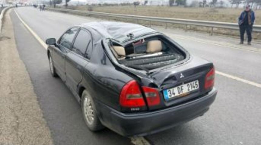 D&uuml;şen Helikopterden Kopan Pervane Otomobili Par&ccedil;aladı