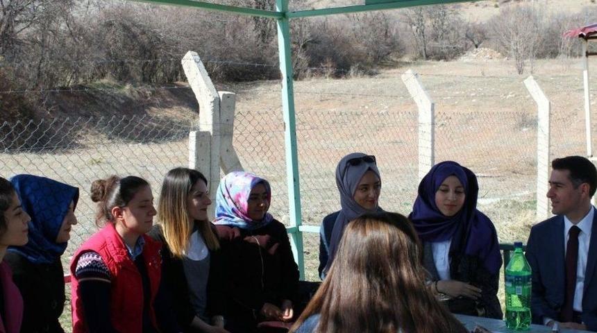 Başkan Polat&rsquo;tan, Gen&ccedil;lere 18 Maddeyi Okuyun &Ccedil;ağrısı