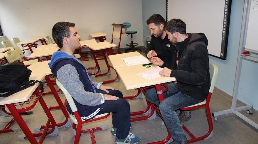 G&ouml;rme Engelli Enes, Ygs&rsquo;ye Giden Yolda Engel Tanımıyor