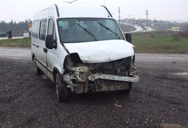 Bursa’da Yolcu Minibüsü Kazası Yürekleri Ağızlara Getirdi