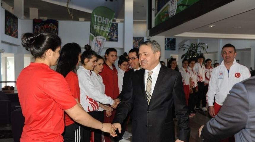 Bayan Boks&ouml;rler Olimpiyat İ&ccedil;in Trabzon&rsquo;da Yumruk Sallayacak