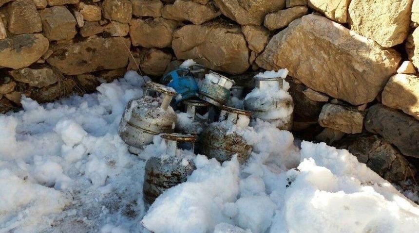 Virane Evde Eyp Ve Yaşamsal Malzemeleri Bulundu