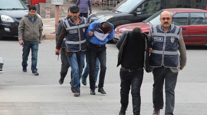 25 Saniyede İş Yerini Soydular