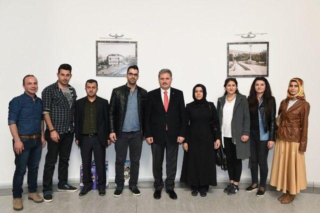 Darende Yenice Ortaokulu Öğrencilerinden Başkan Çakır’a Ziyaret