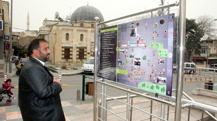 &ldquo;kilis&rsquo;te Bir G&uuml;n&rdquo; Panoları Yerlerine Asılmaya Başlandı